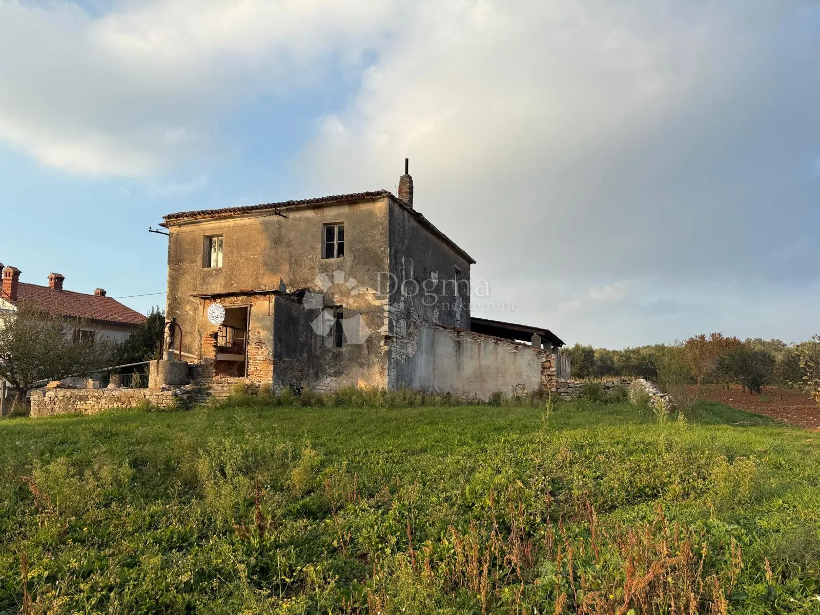 kuća za kompletnu renovaciju na 541 m2 okućnice - slika 2