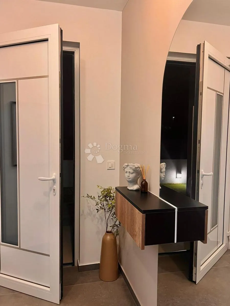 zadar zaton - moderna vila s grijanim bazenom u novogradnji! - slika 18