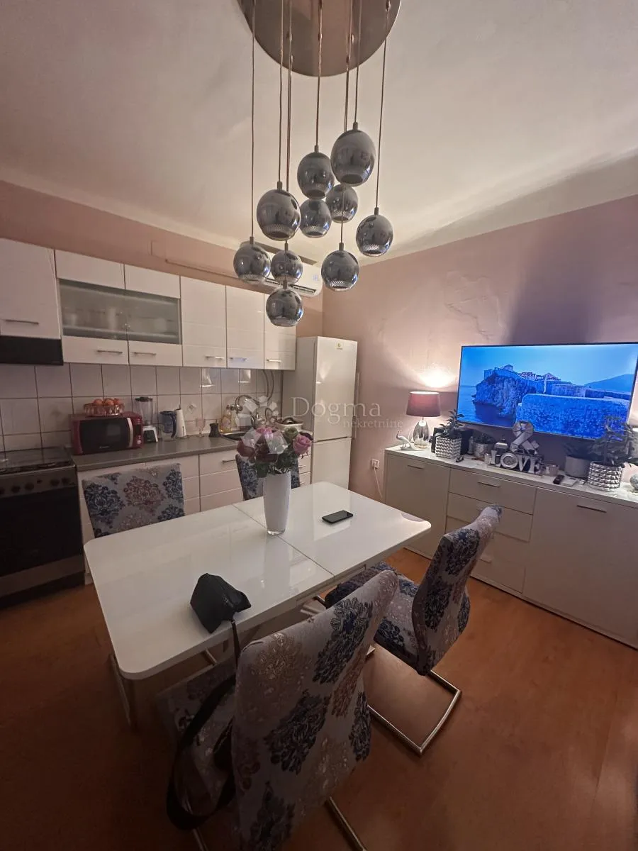 stan u centru zadra 41 m2 - slika 7