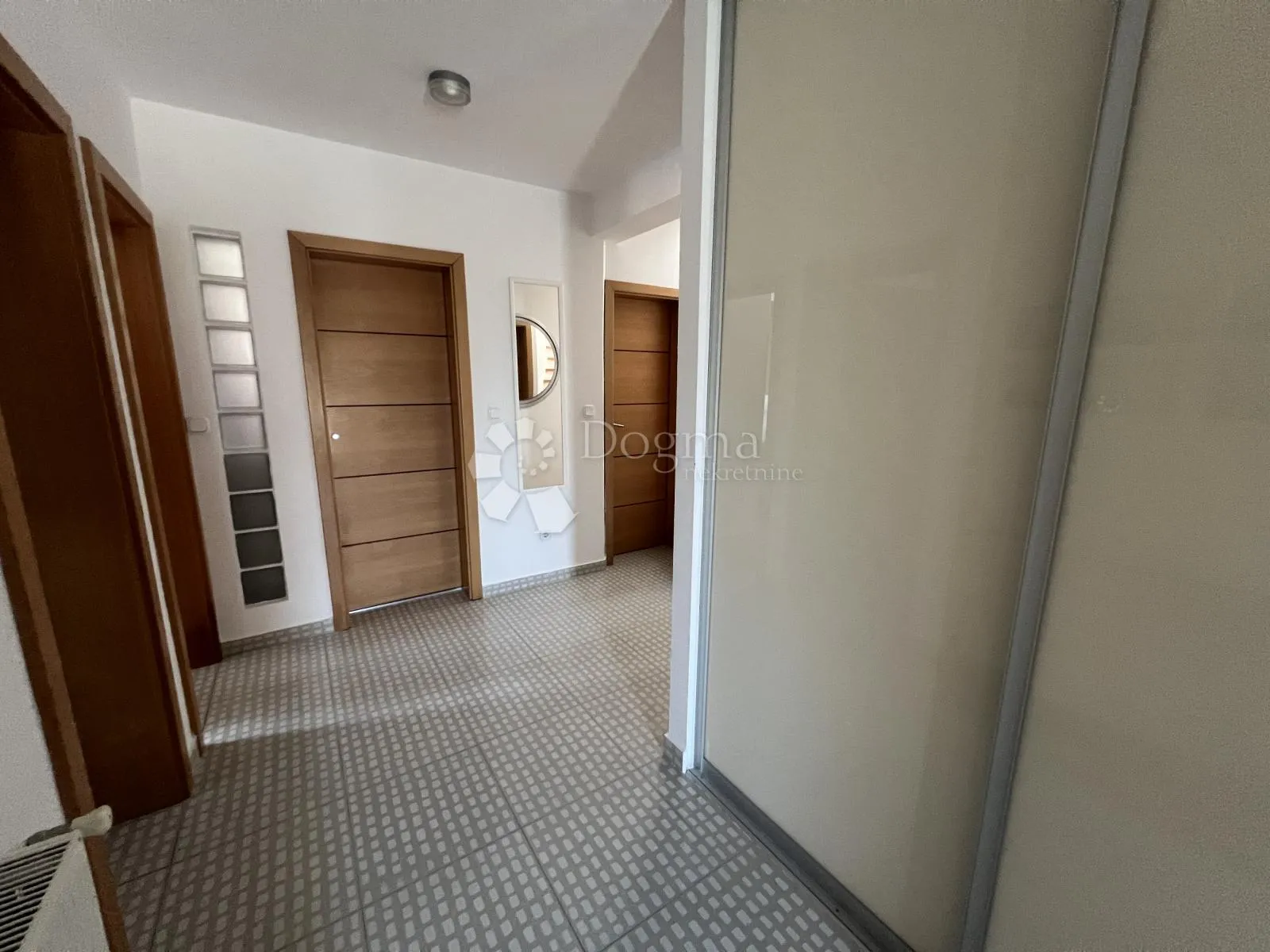 gračani - dvoetažni stan 108 m2 s dvije terase i zasebnom parcelom za 3 parkirna mjesta - slika 22