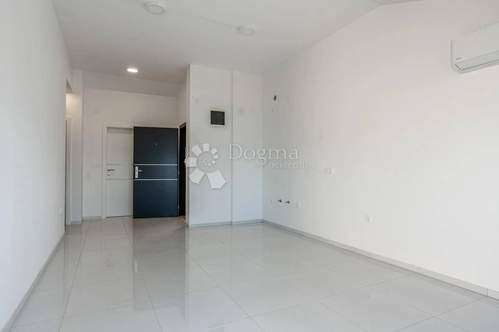 apartman u blizini plaže - slika 9
