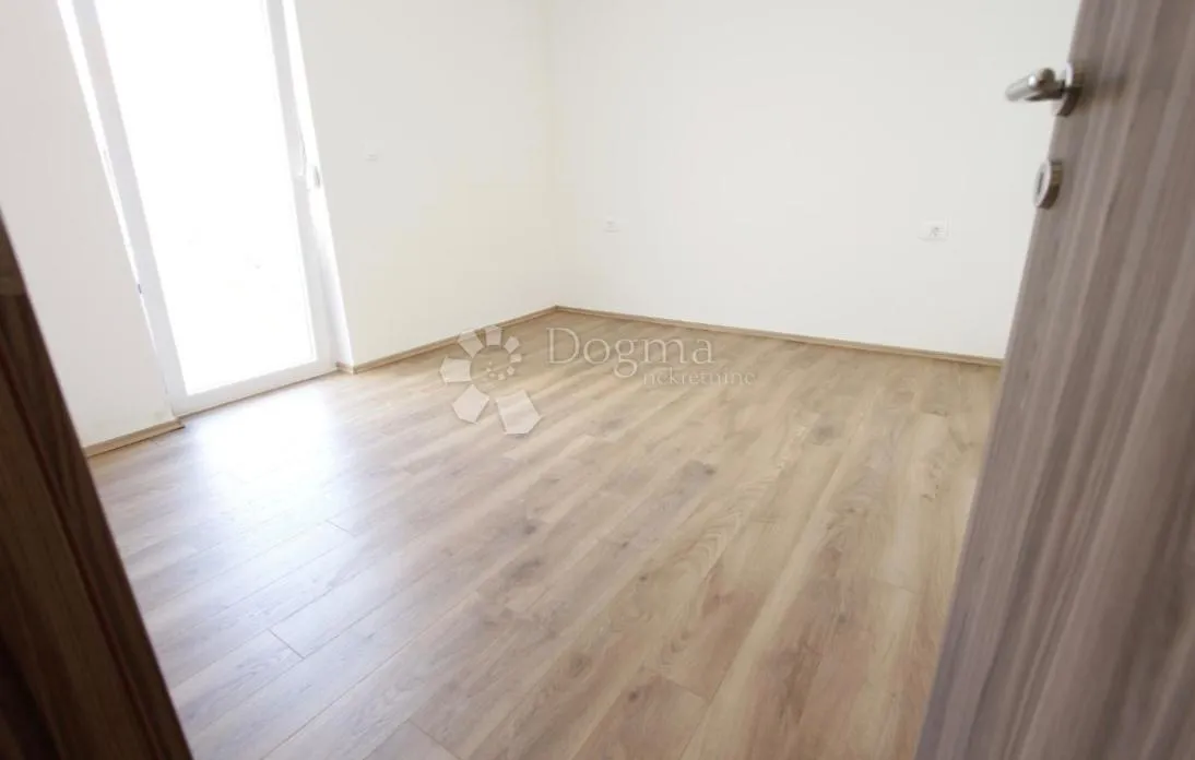 vodice - dvoetažni stan na 1. katu 130 m2 - slika 11