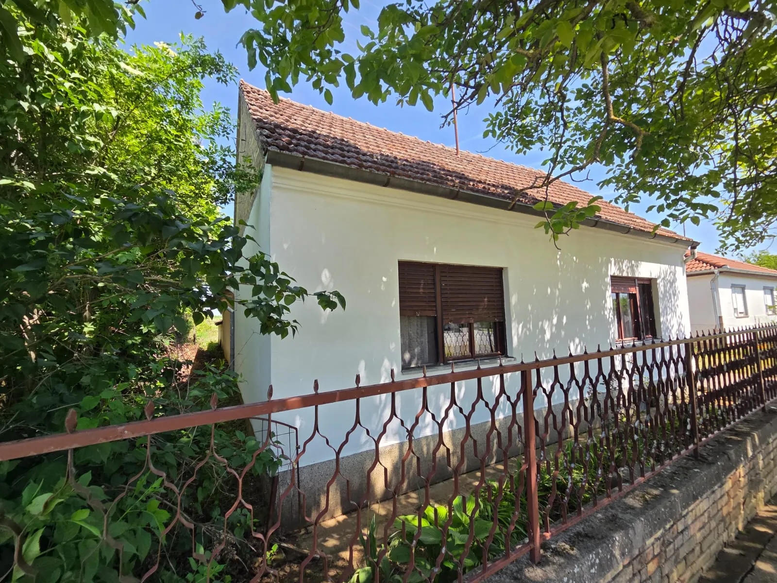 utočište daleko od gradske gužve – kuća s potencijalom u erdutu - slika 2