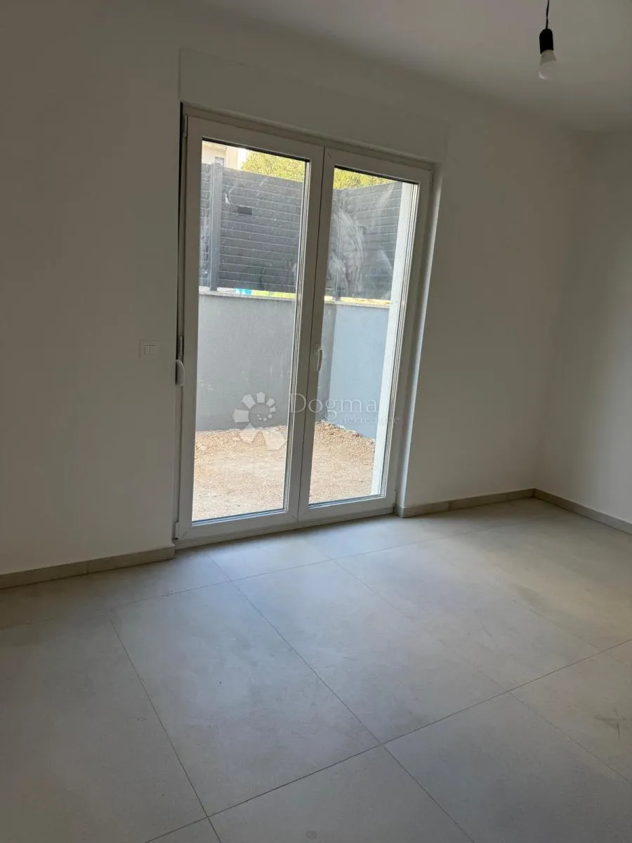 makarska, novogradnja, prizemlje 84,98m2 - slika 8
