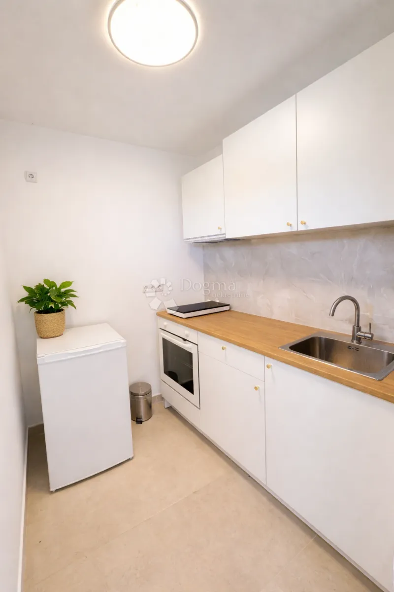 stan 690 € – sve uključeno (režije + internet) - slika 10