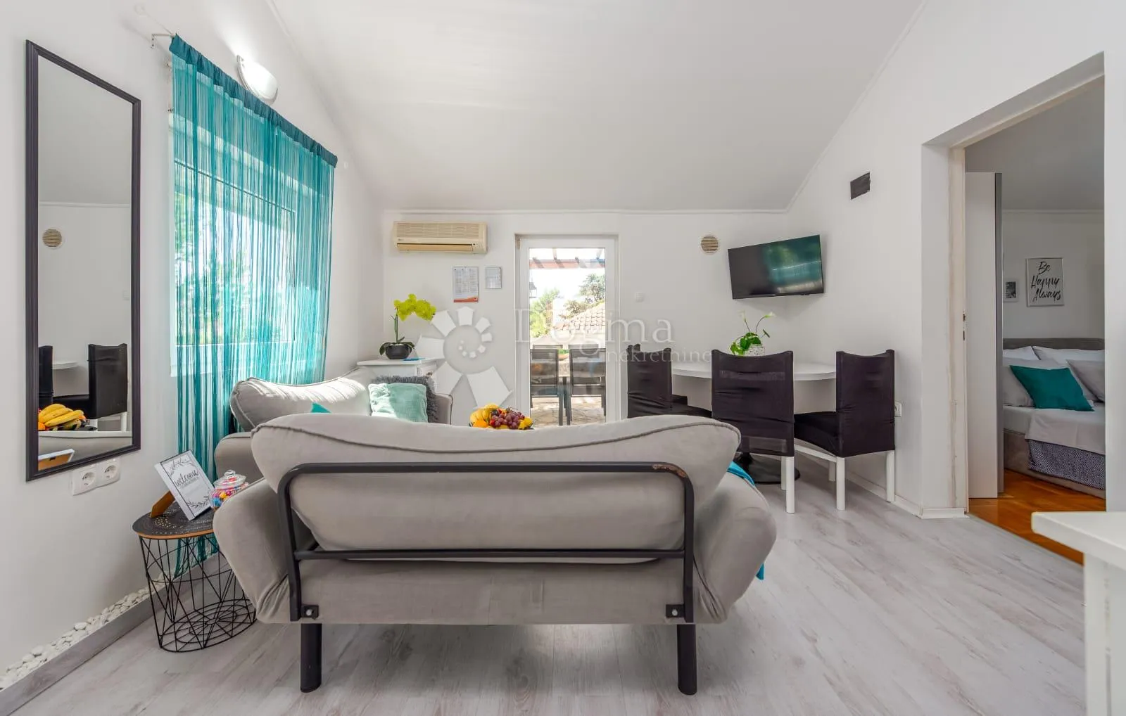 tri apartmana s bazenom - slika 50