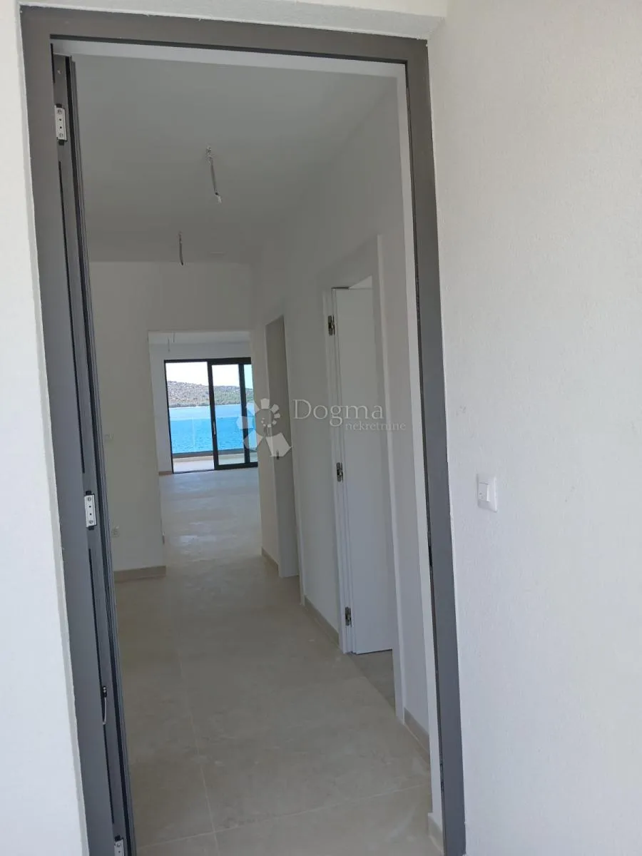 luksuzni apartman uz more b4 - slika 18