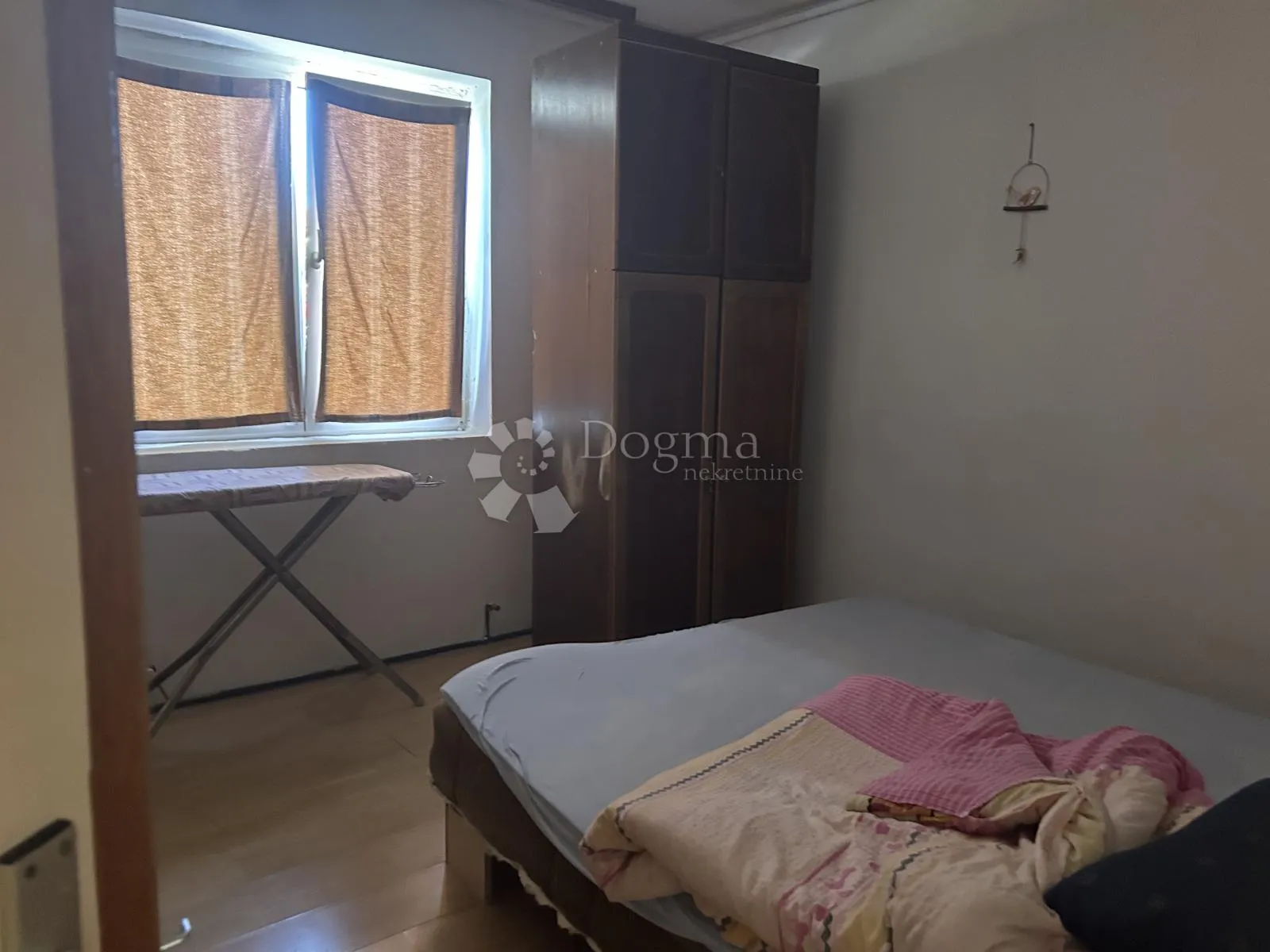 marinići kuća sa tri stana i garaža - slika 5