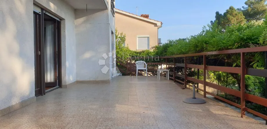 otok krk- kuća sa građevinskom dozvolom na 80 m od mora - slika 8