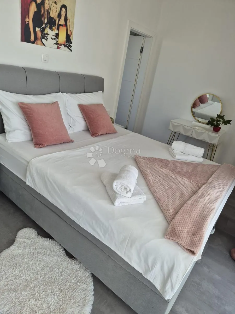 privlaka - moderno namještena luksuzna kuća s bazenom - slika 15