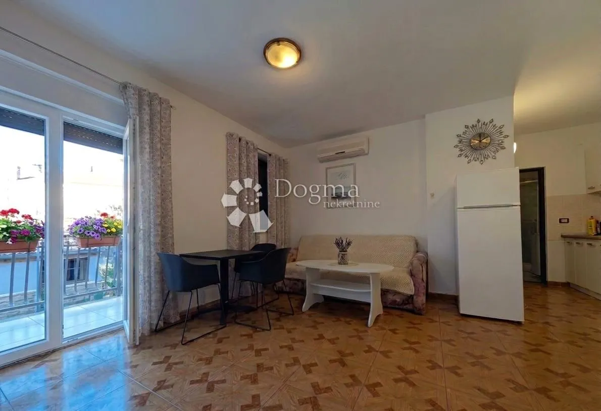 rovinj centar – dva uređena stana na vrhunskoj lokaciji - slika 11