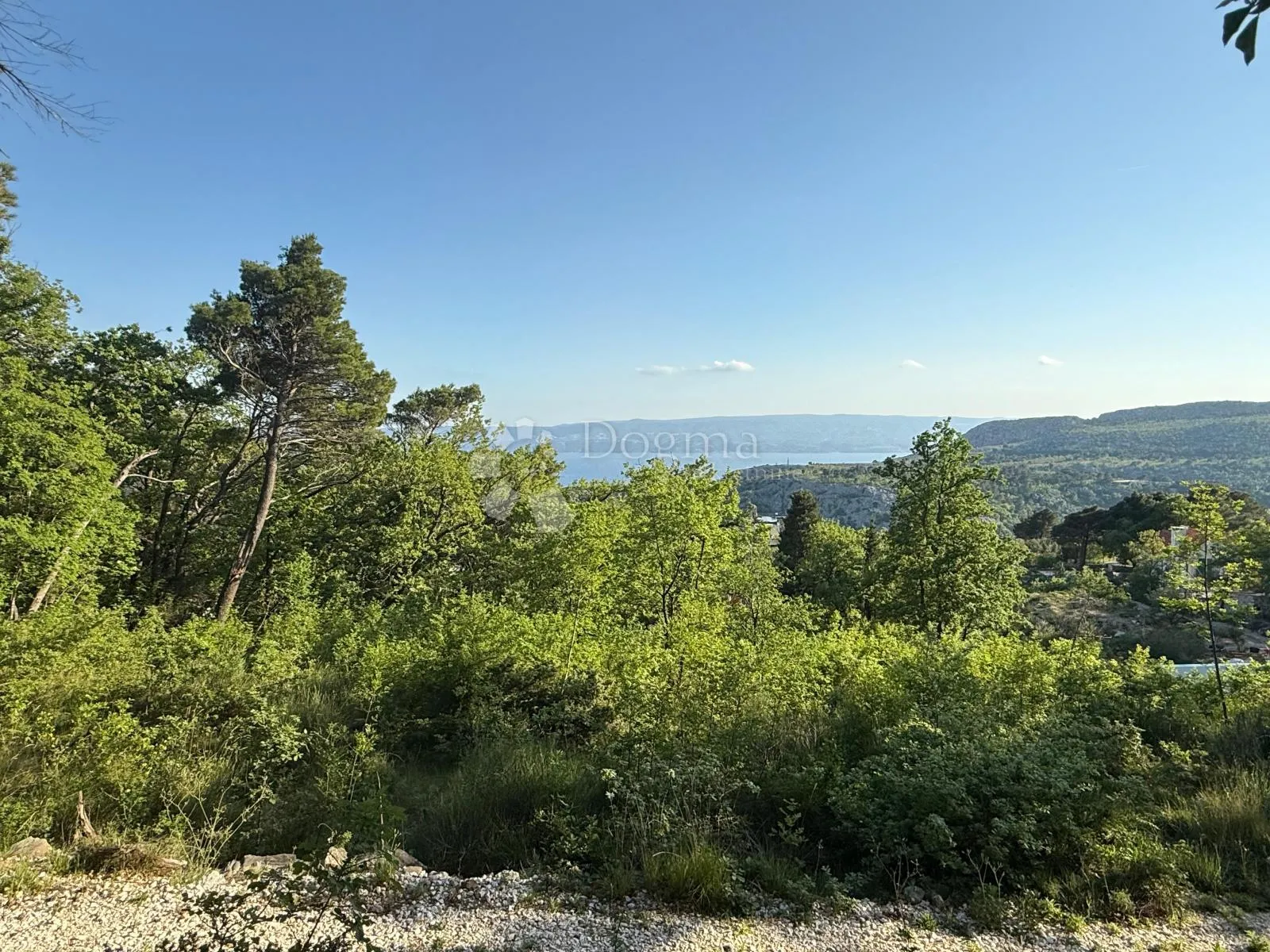 Zemljište s projektom u predivnom prirodnom okruženju - Gata, Omiš