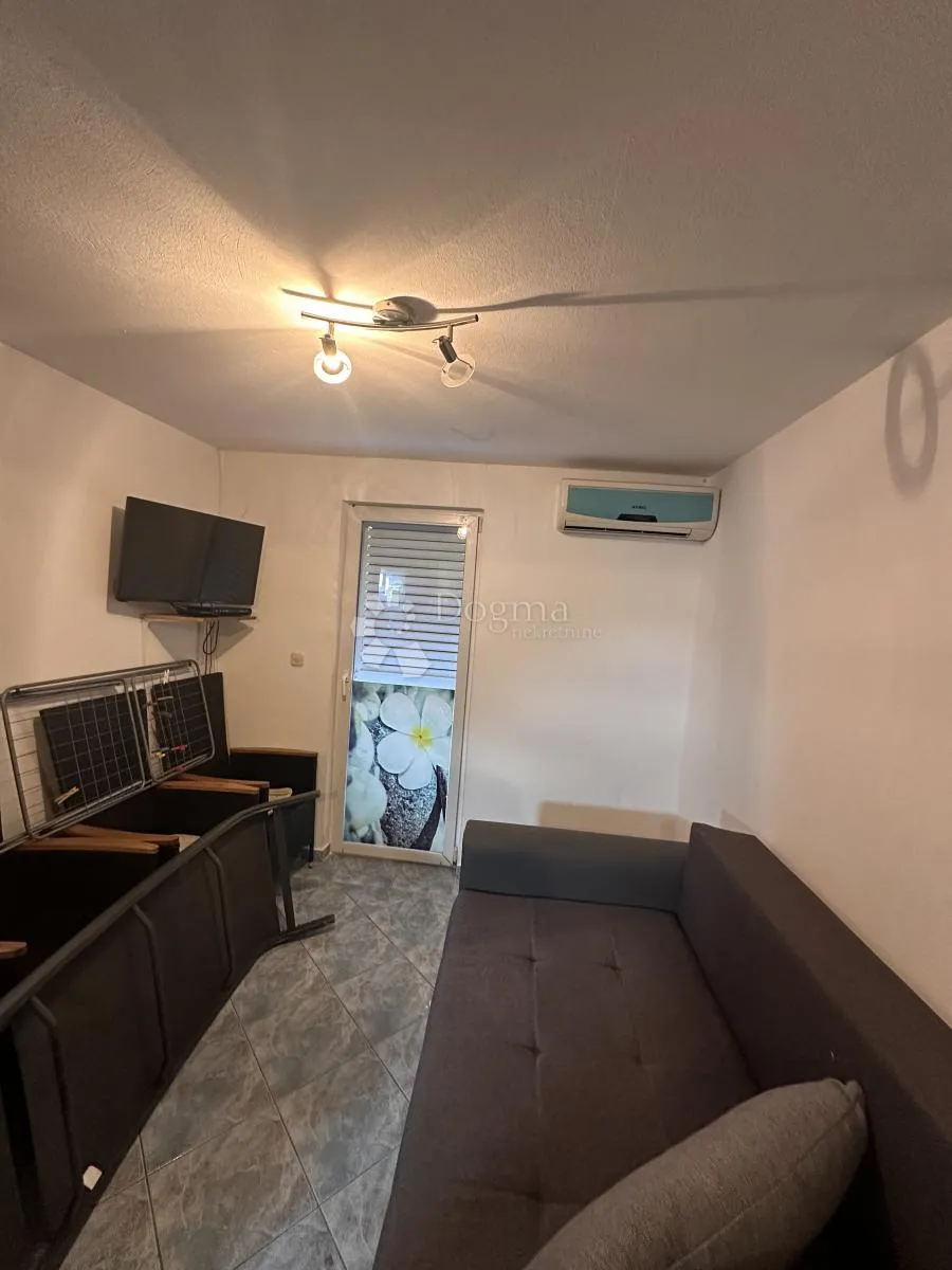 vir kuća sa 8 apartmana uhodana u posao sa turizmom - slika 30