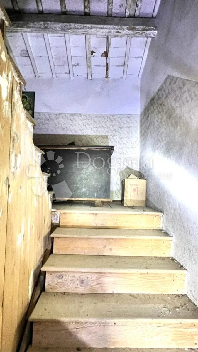 lijepa dvojna kuća za renovaciju s pogledom na more, okolica labina - slika 20