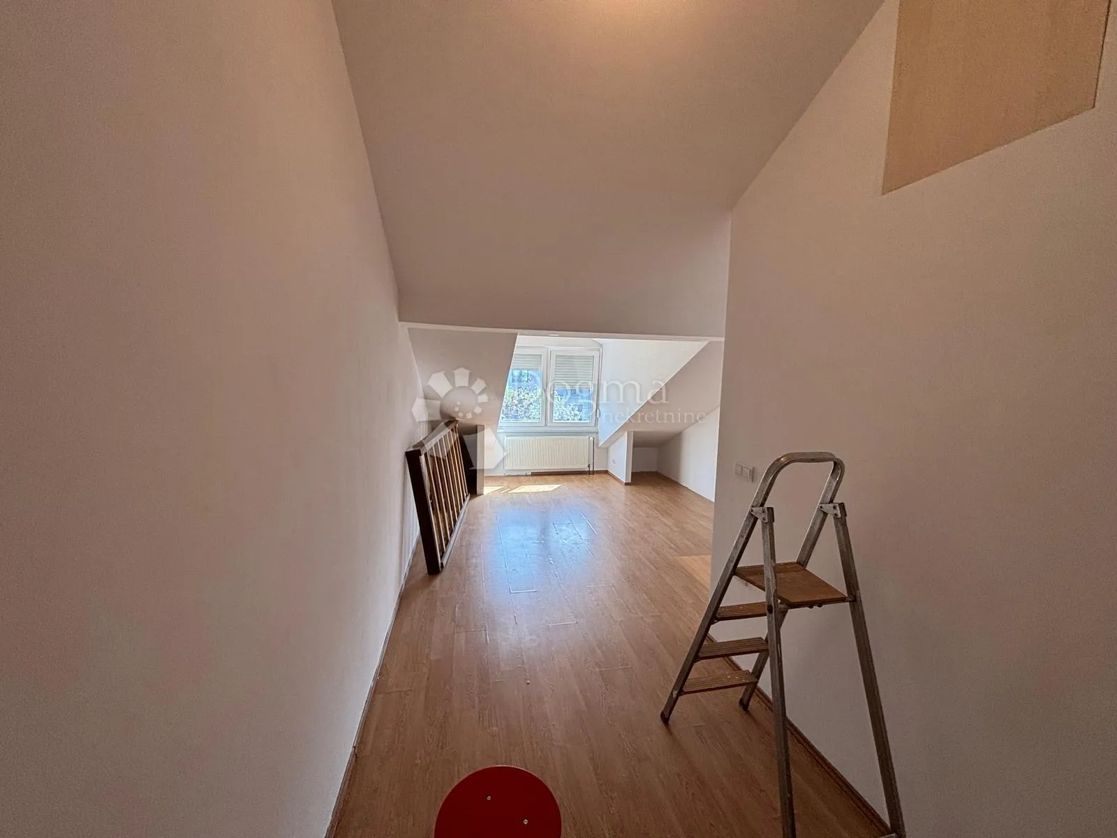 dvoetažni stan 65 m2 sa vrtom, zaprešić sjever - slika 9