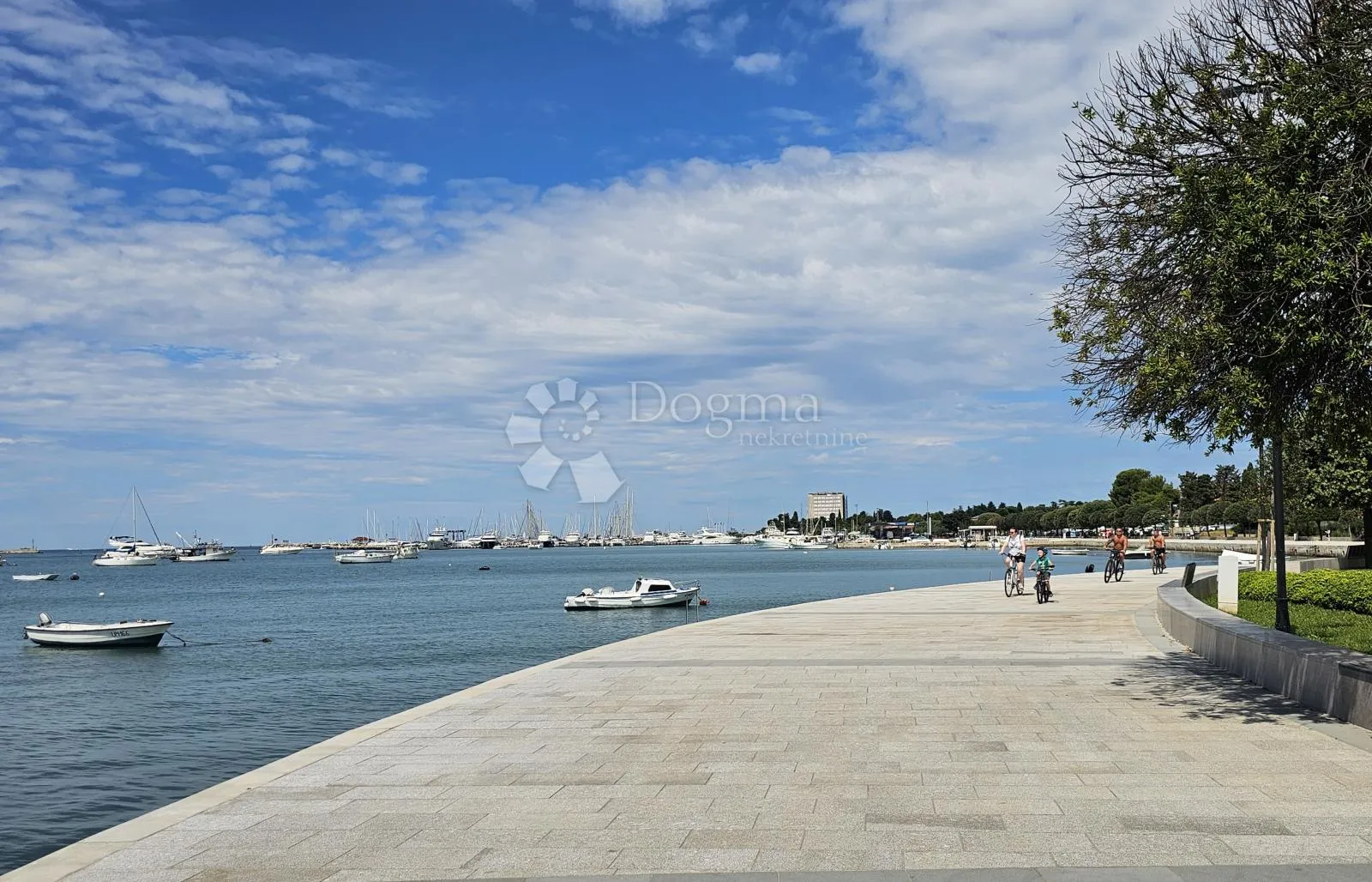54m2, open space, 1. red do mora, pored aci marine - slika 18