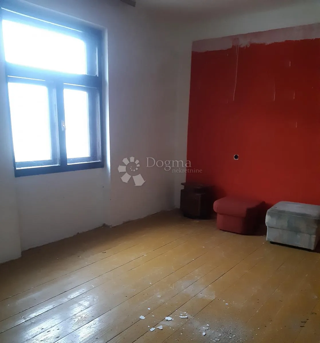 kuća za adaptaciju u drežnici sa 8 stanova - slika 11