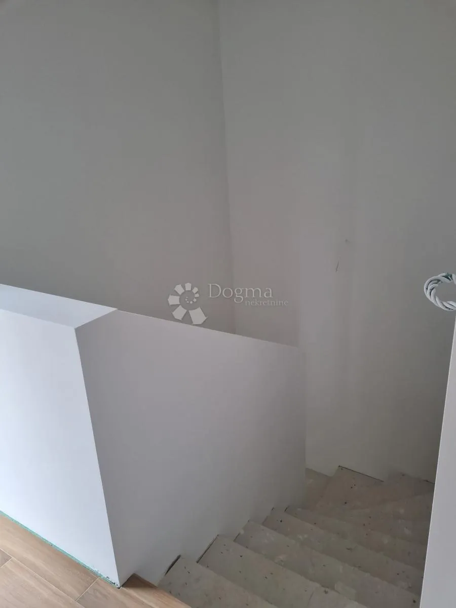 moderna vila s infinity bazenom -pula/štinjan - slika 7