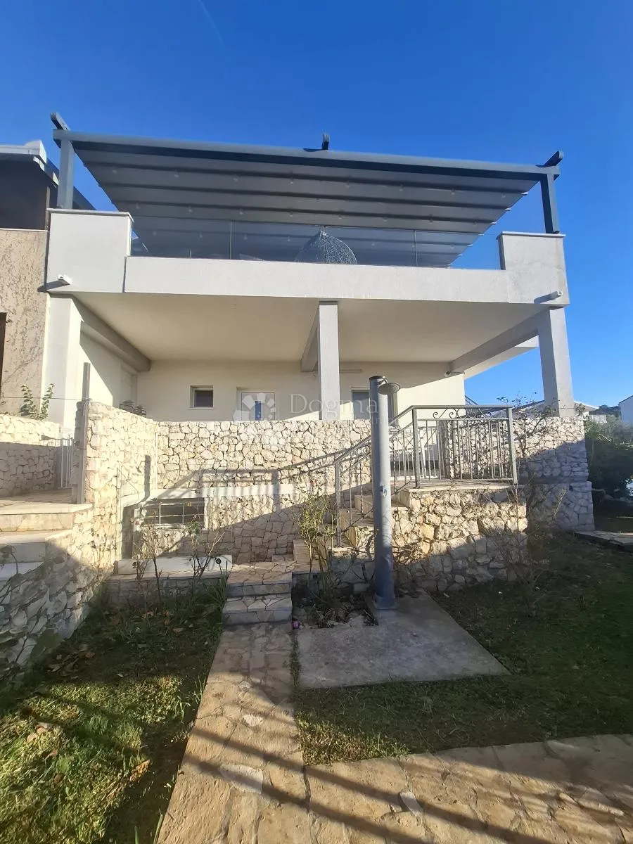 kuća s bazenom 70 metara od plaže - slika 2