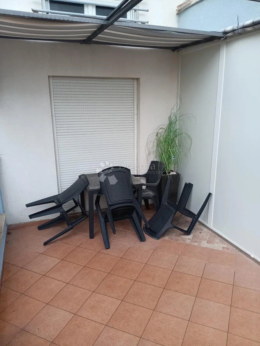 trosobni stan na žnjanu - slika 19
