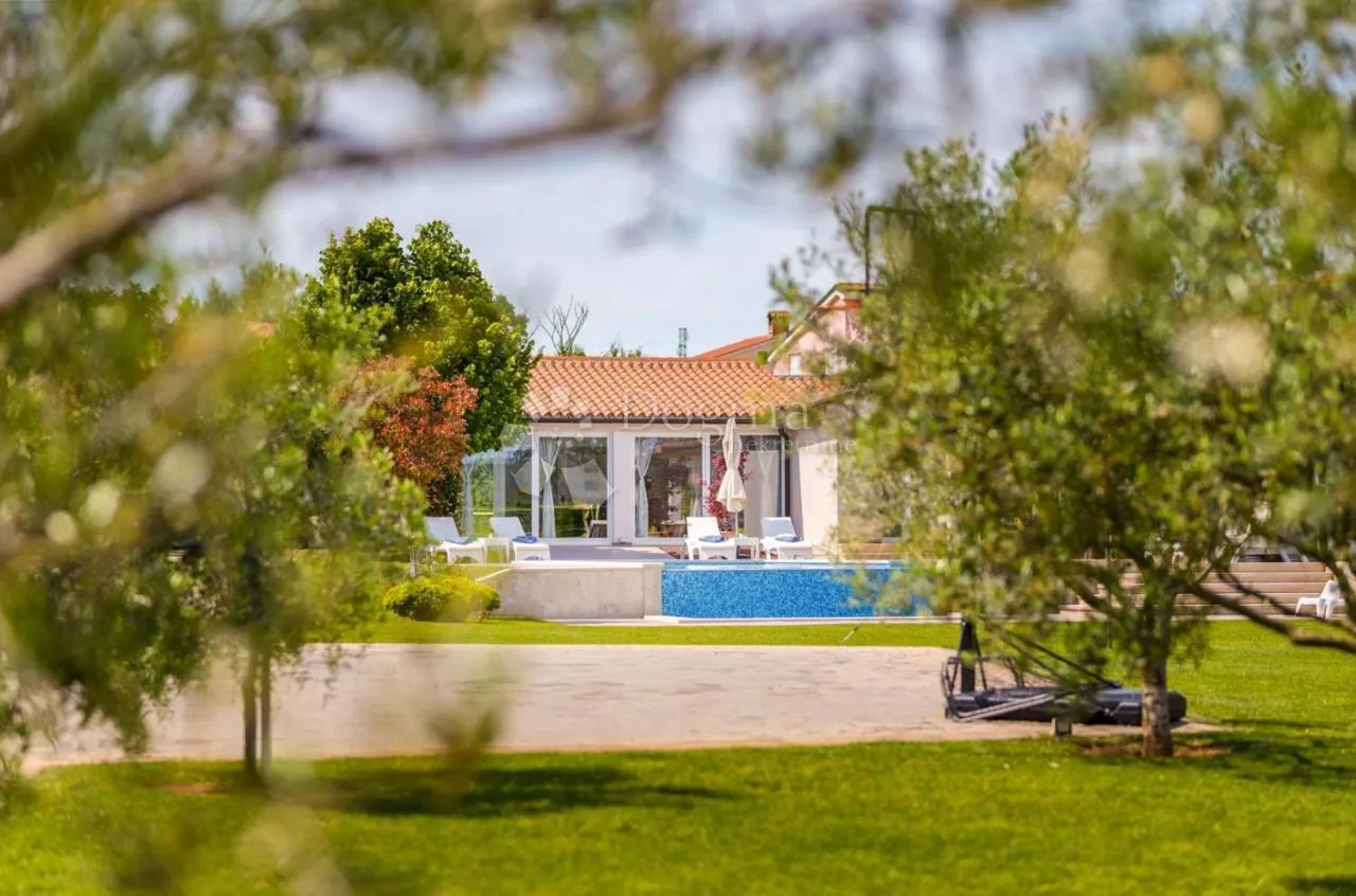 villa u banjolama 150m2 za dugoročni najam - slika 37