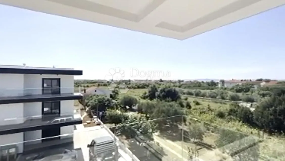 penthouse nadomak mora i s impresivnim terasama i s uporabnom dozvolom - slika 9