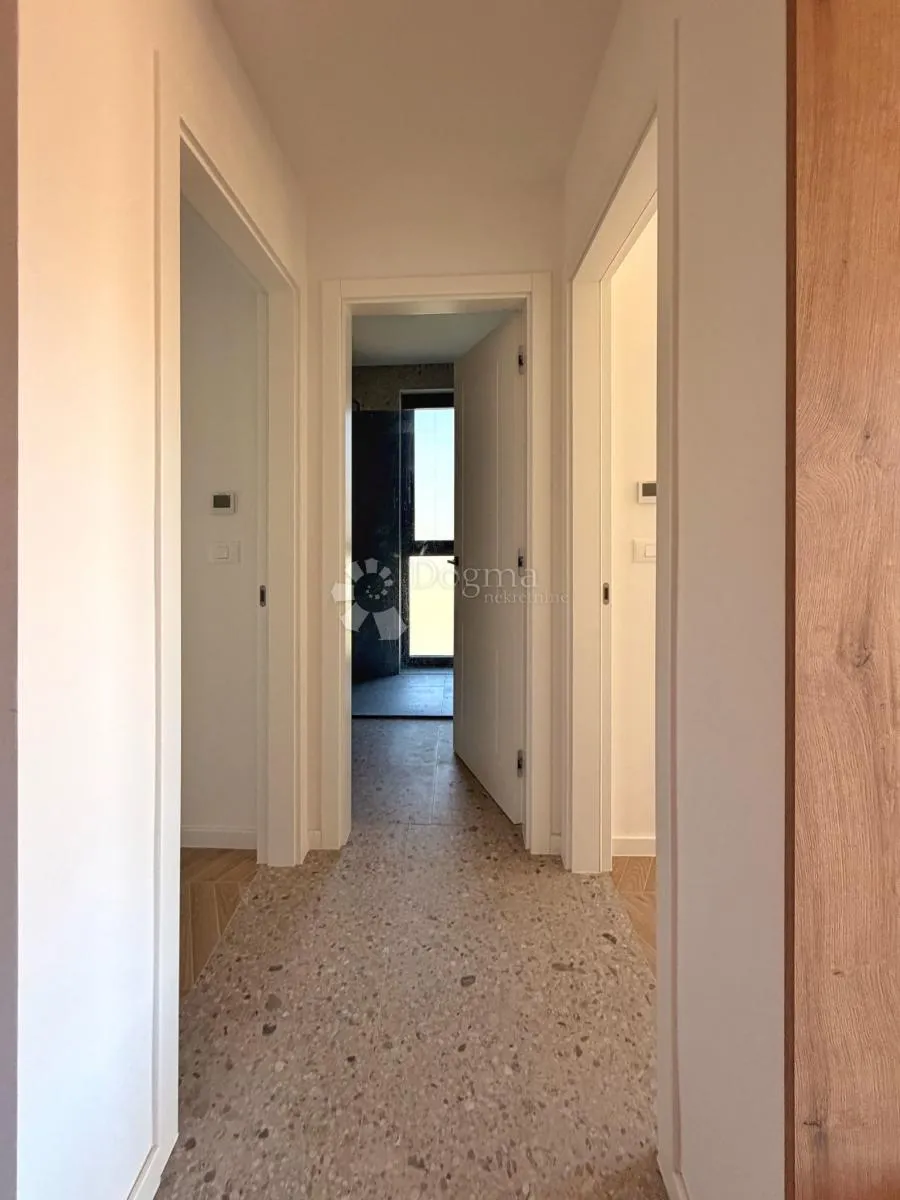 moderan stan 62,50 m² u novogradnji – 200 m od mora - slika 8