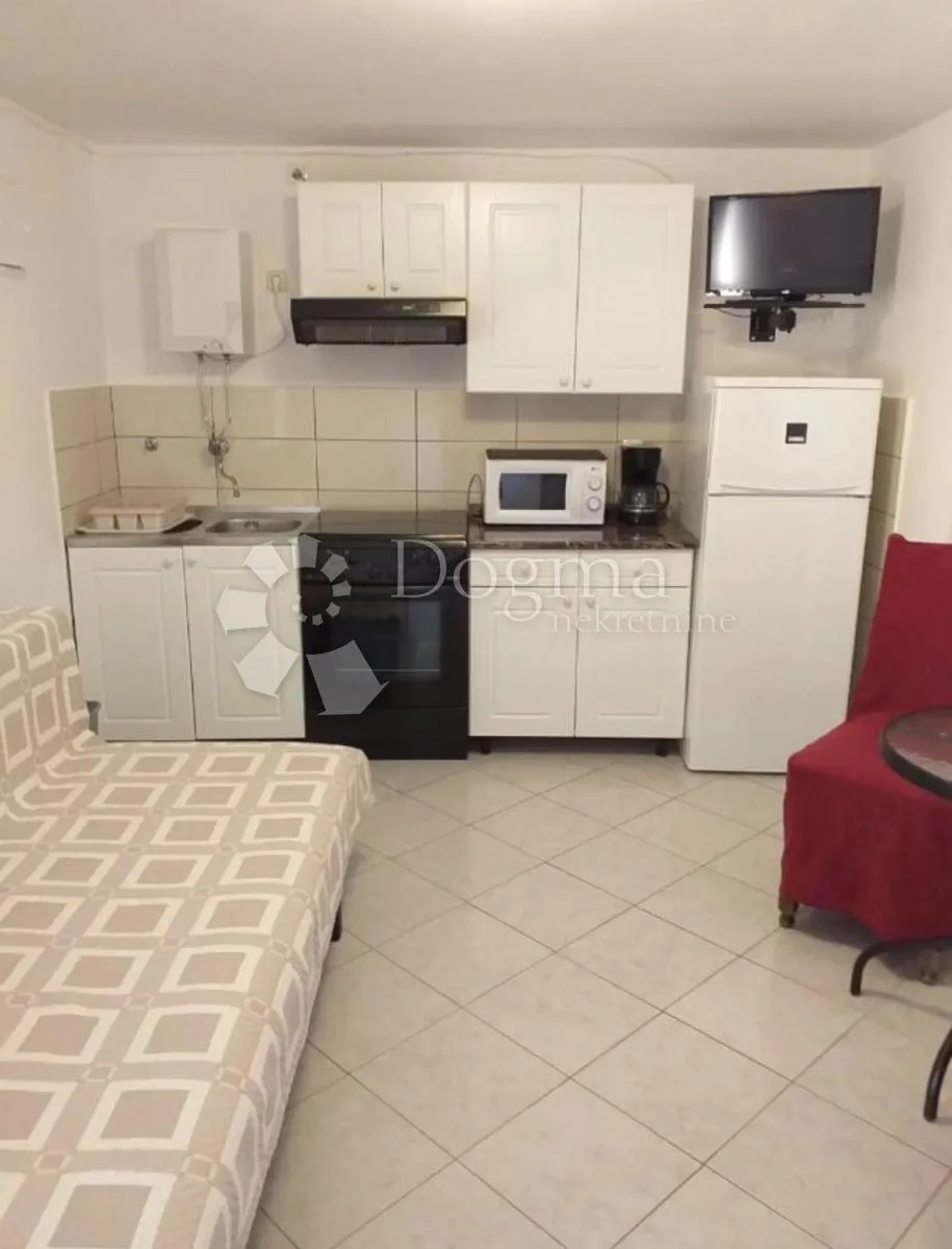 kuća s tri apartmana uz more - slika 22