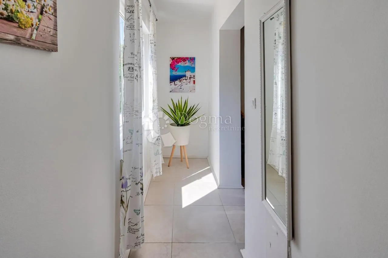 villa s bazenom - 900 m od plaže - slika 21