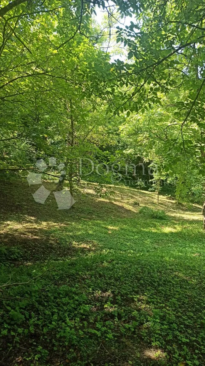 zemljište sa kućicom i spremištem, te wc-om nadomak zaboka - slika 35