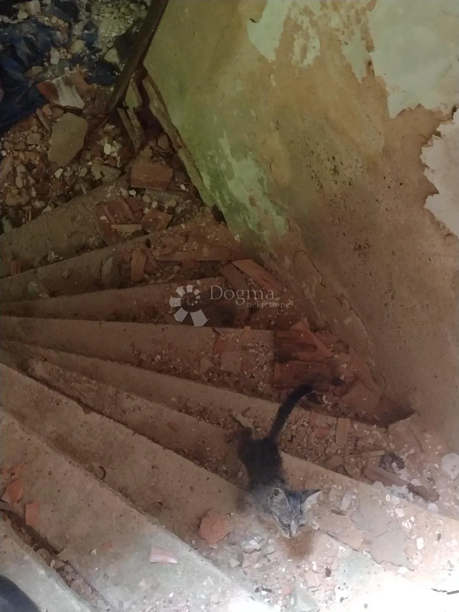 2 građevinske parcele, 2 kuće za adaptaciju - slika 6