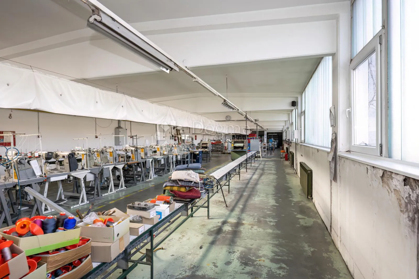 prodaje se poslovna zgrada – 1572 m² + dvorište 1236 m² - slika 21