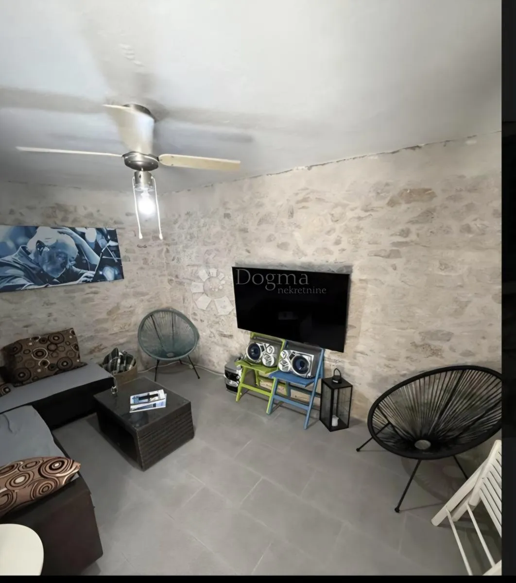 kuća sa dva apartmana, vela luka - slika 10