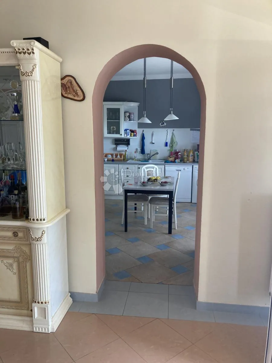 prilika - apartmanska kuća u pirovcu, 1. red do mora - slika 20