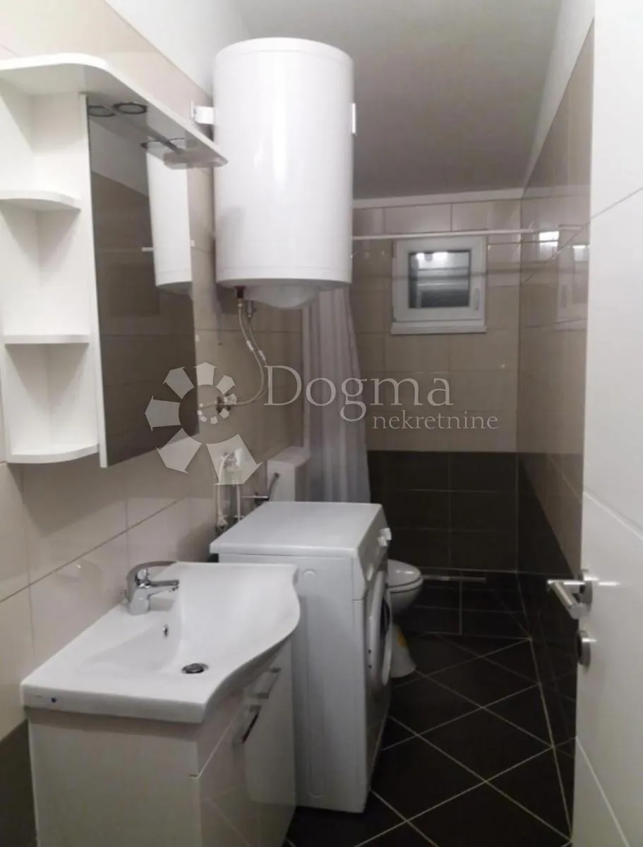 kuća s tri apartmana uz more - slika 15