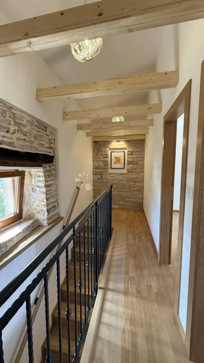 prekrasna renovirana kamena kuća - slika 13