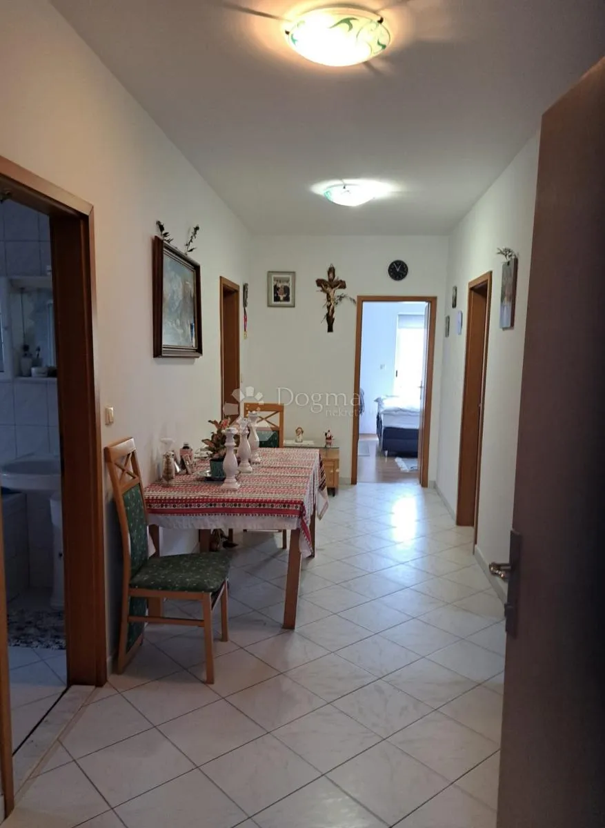trosoban stan u potkrovlju, brda, split - slika 3