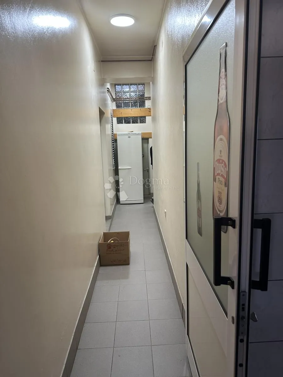 stambeno poslovni objekt u centru grada - slika 65