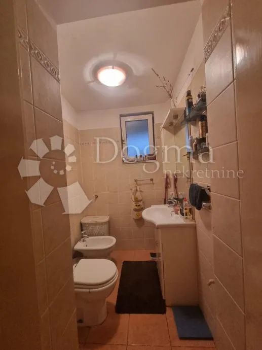 šibenik, šarmantan stan s prostranom terasom - slika 11