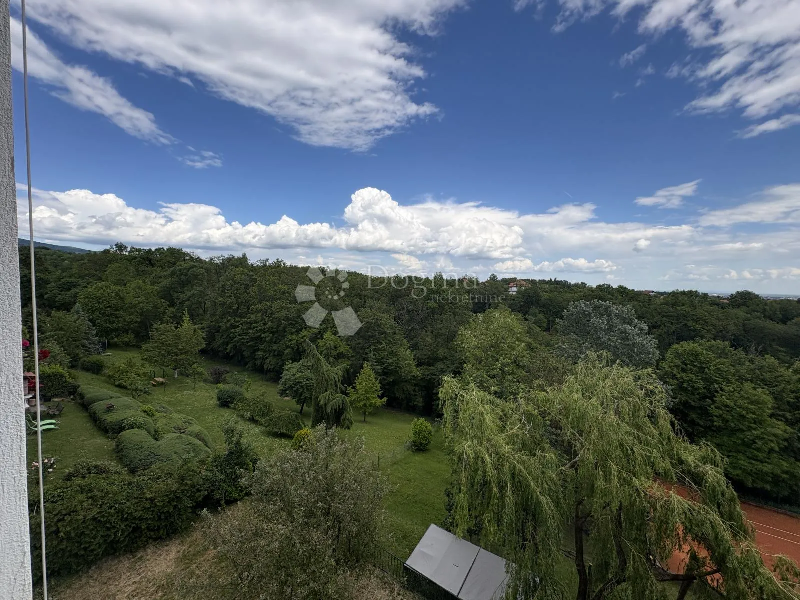 vrhovec 192 m² – panoramski pogled na zagreb, terase, garaža - slika 9