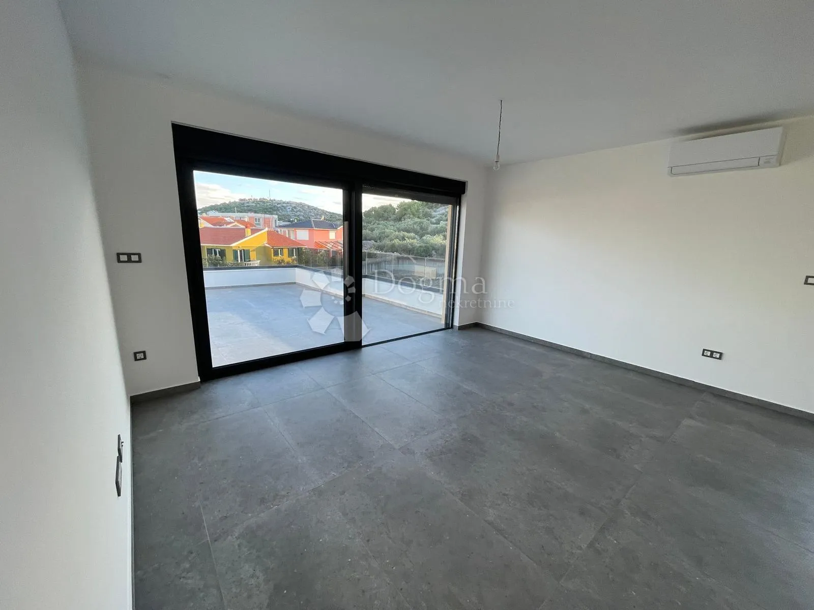 penthouse s panoramskim pogledom na more – 350 m od plaže - slika 4