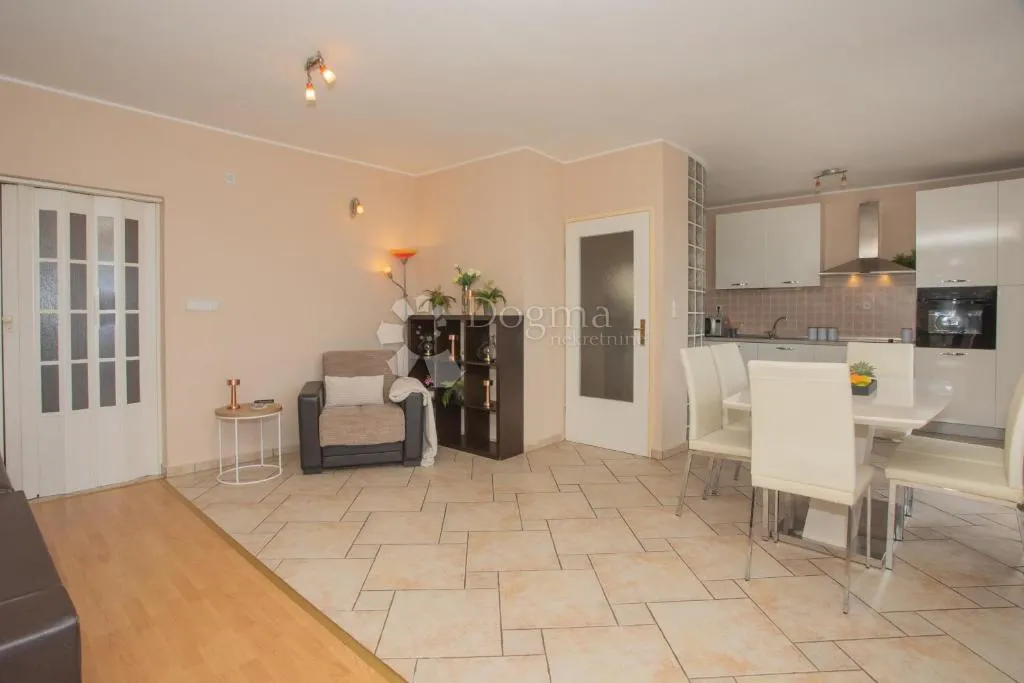 šibenik-penthouse s pogledom na more - slika 27