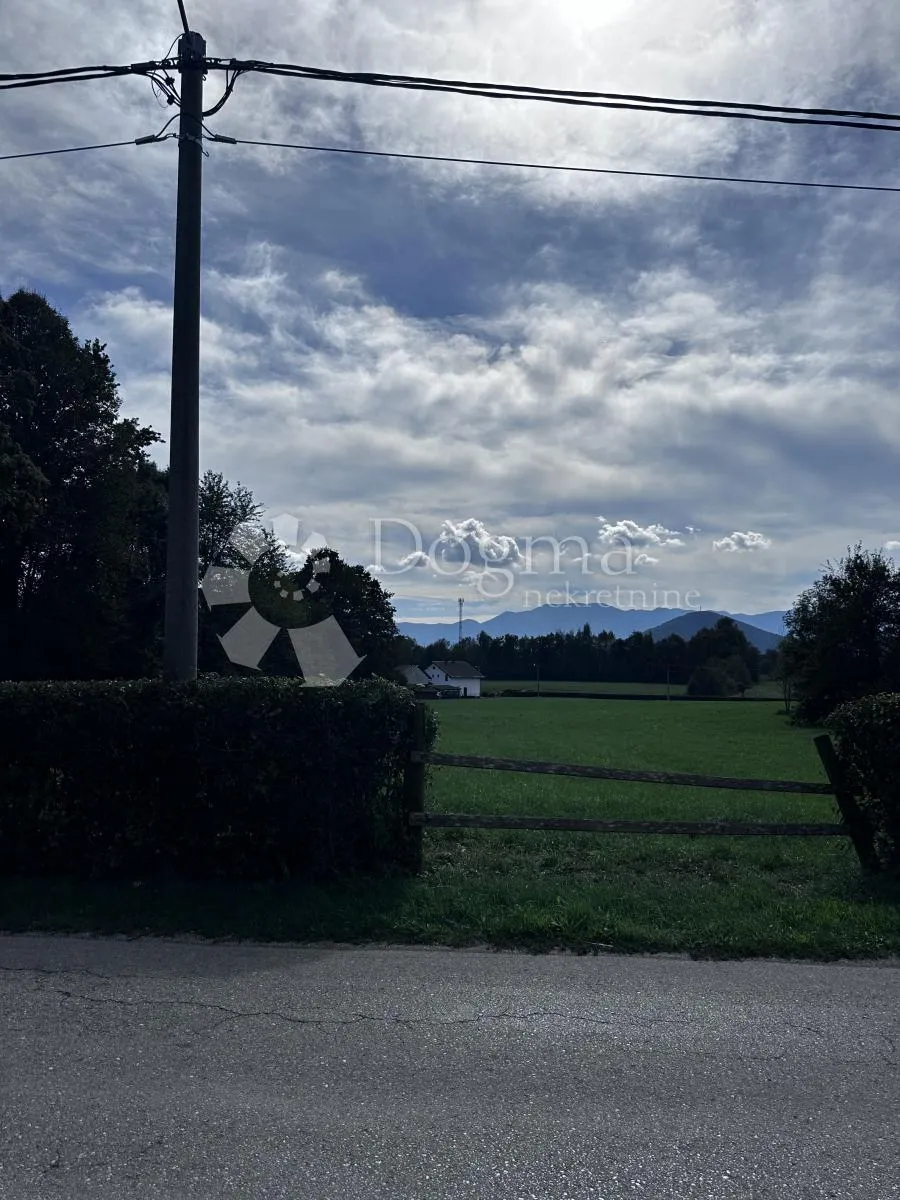 gospić-smiljan prodaje se atraktivno građevinsko zemljište od 15640 m2 - slika 4