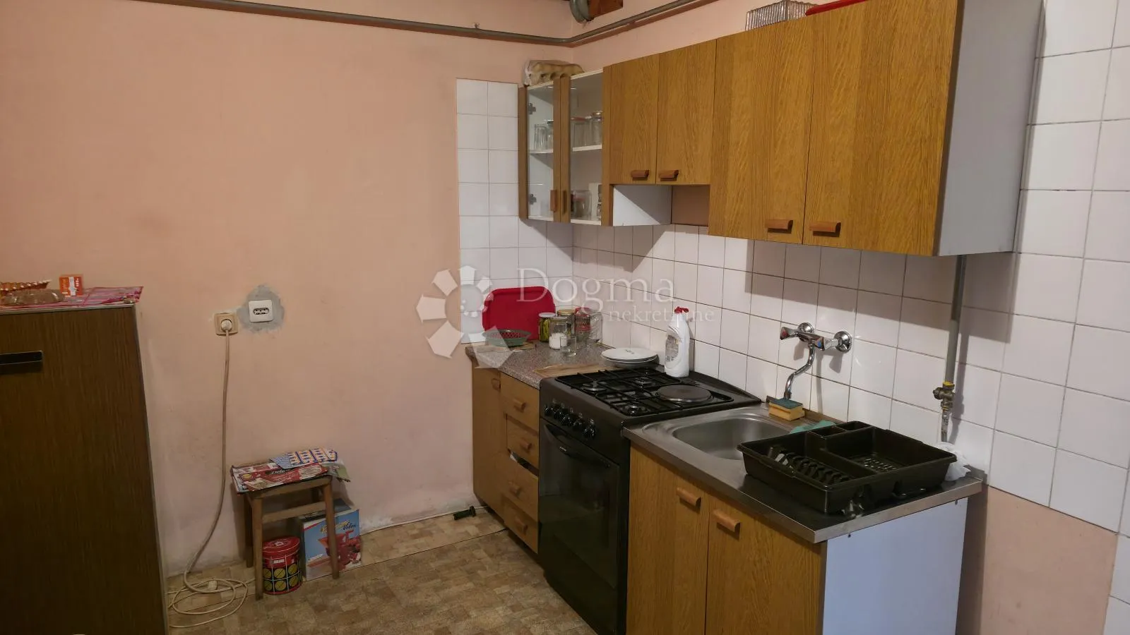 bjelovar, trg stjepana radića – kuća 280 m² s potencijalom za 3 stana! - slika 9