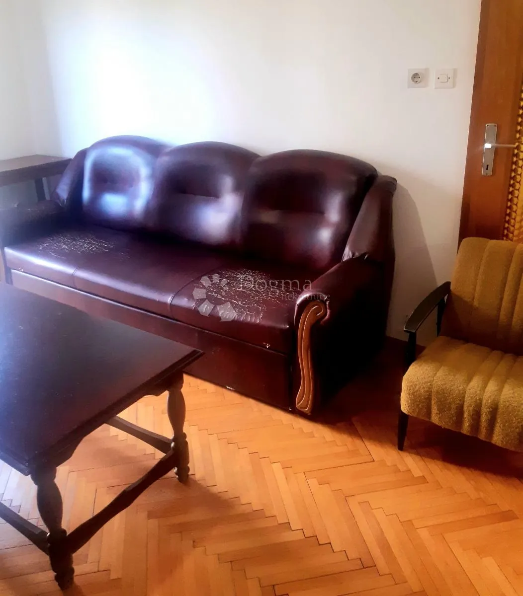 etaža sa garažama u centru srdoča za najam - slika 2