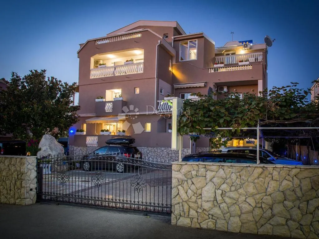 apartmanska kuća zadar, borik - slika 1