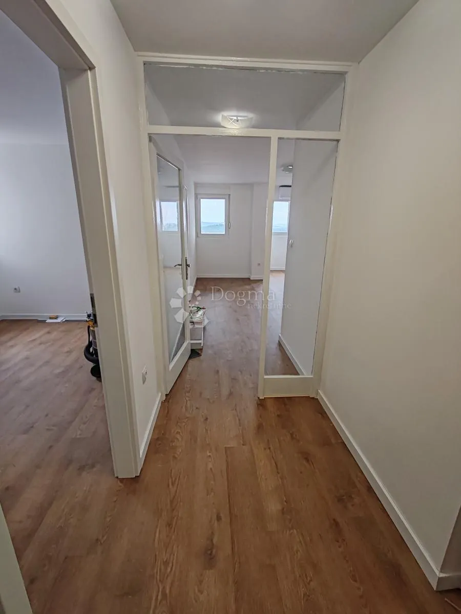 potpuno renoviran stan 62 m2 u šibeniku - baldekin - slika 20