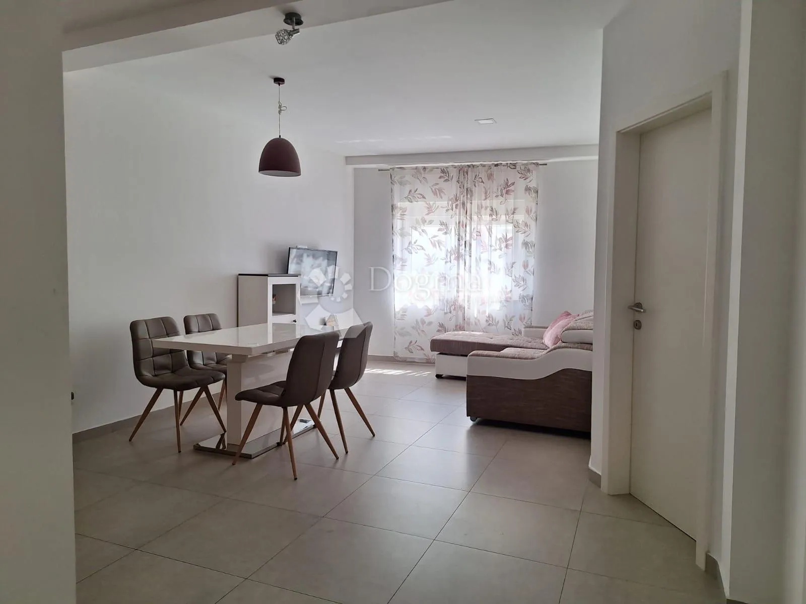 prostrana kuća u centru jezera, murter, 550 m2 - slika 11