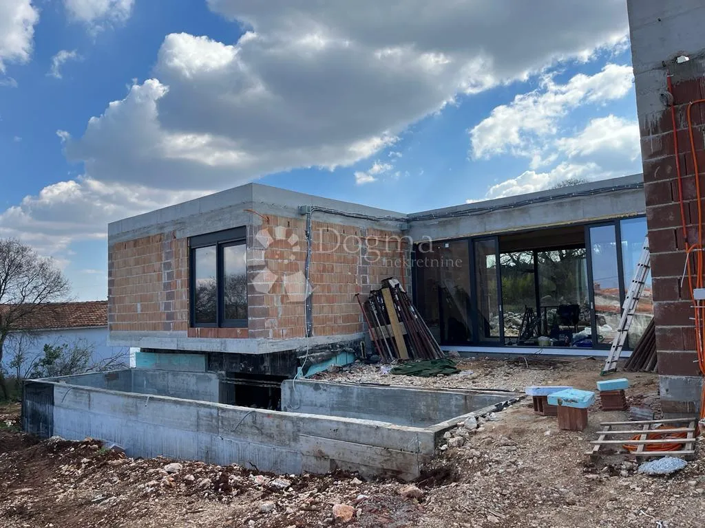 istra, rovinj- luksuzna vila s bazenom - slika 12