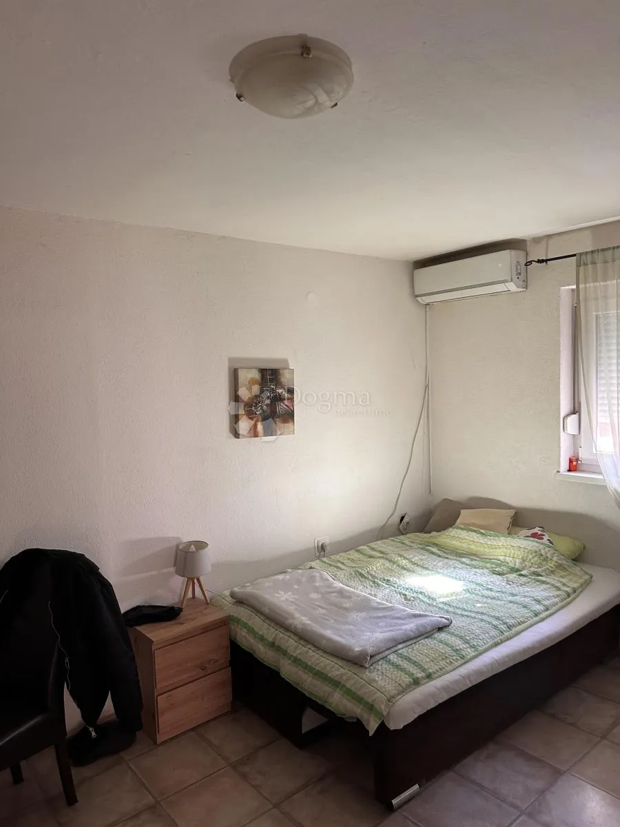 prodaje se dvojna kuća u sabunikama sa 3 apartmana - slika 11